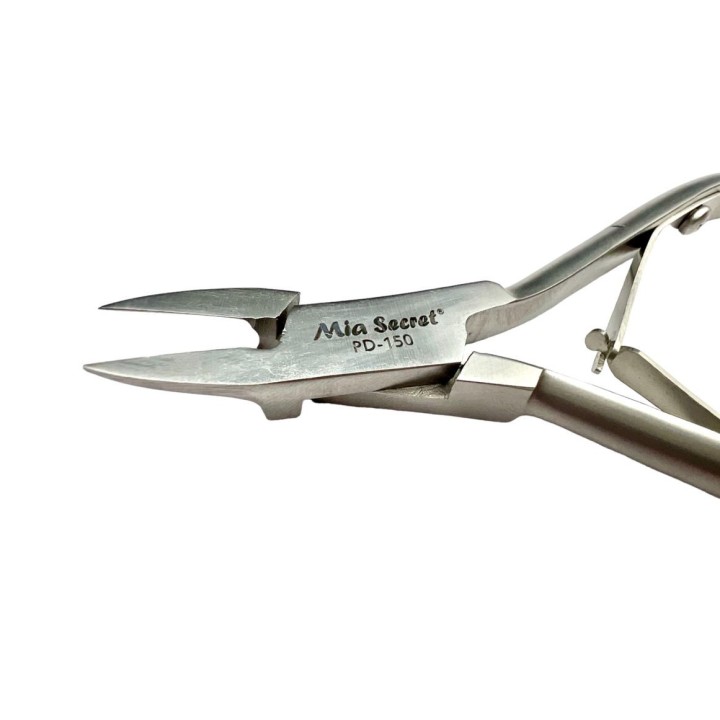 Pince de 12 mm à pointe fine et droite indiquée pour les ongles incarnés.