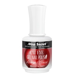 Esmalte semipermanente con efecto ojo de gato