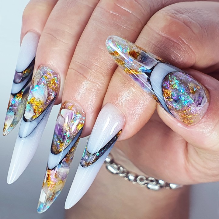 Artista profesional en Uñas Artificiales